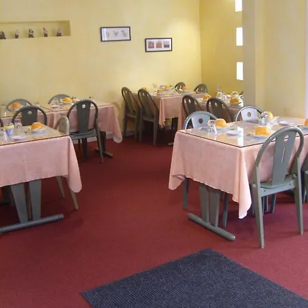 Otel Des Fleurs 2*